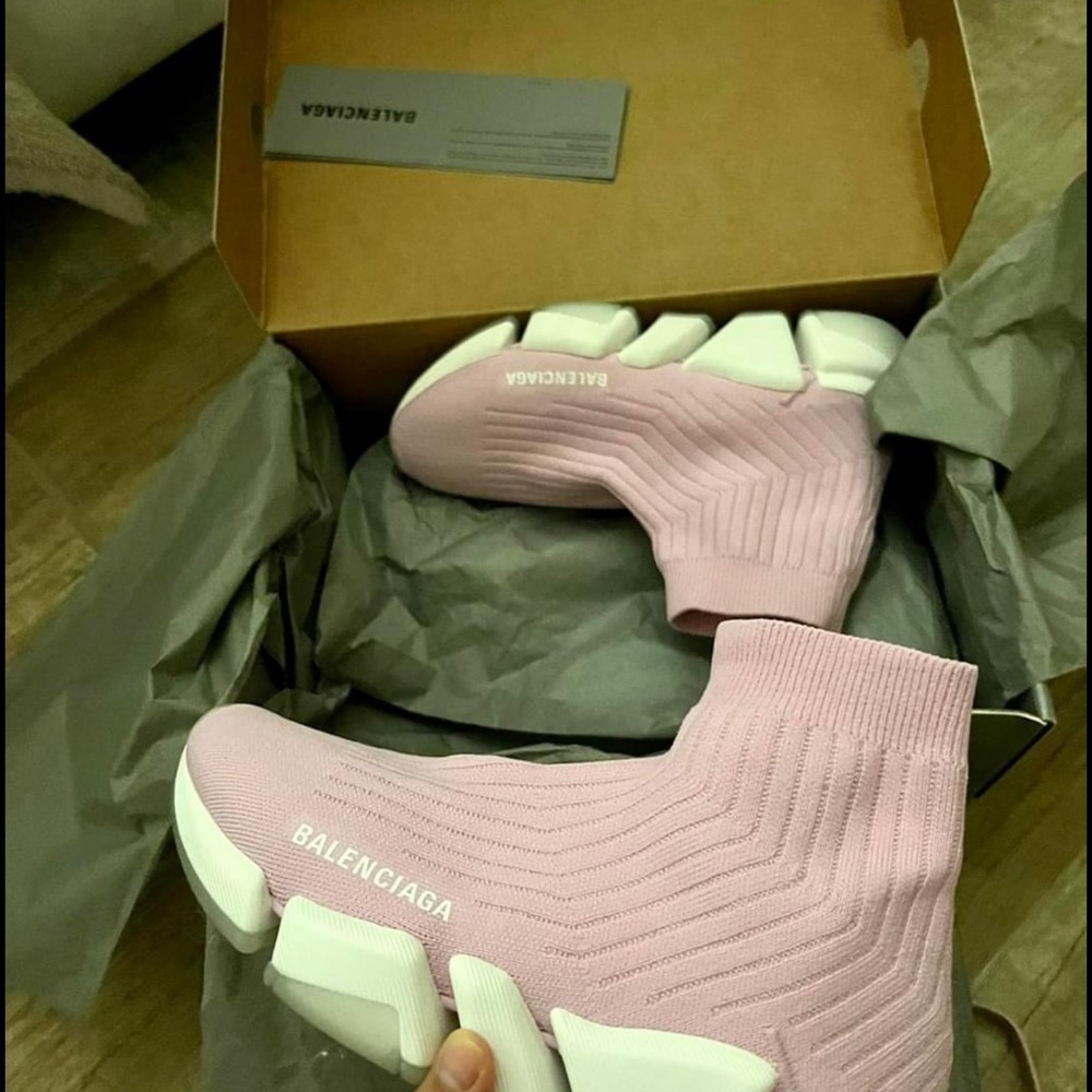 Balenciaga Speed 2.0 Clear Sole Sneakers - Picture 2 of 6